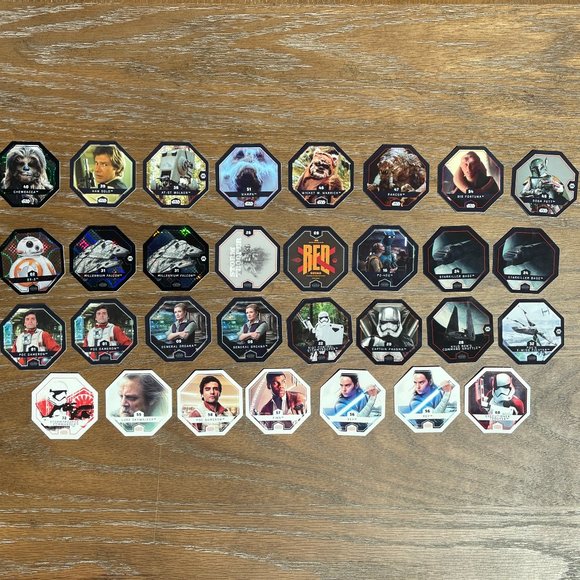 31 STAR WARS POGS:  8  ENGAGE MOVE---16 THE FORCE AWAKENS---7 THE LAST JEDI - Picture 1 of 3